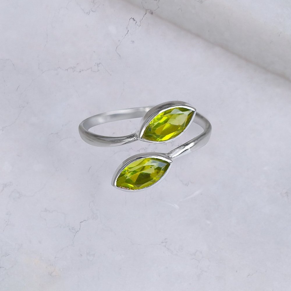 New Gorgeous 925 Silver Natural Peridot Ring - Picture 1 of 8